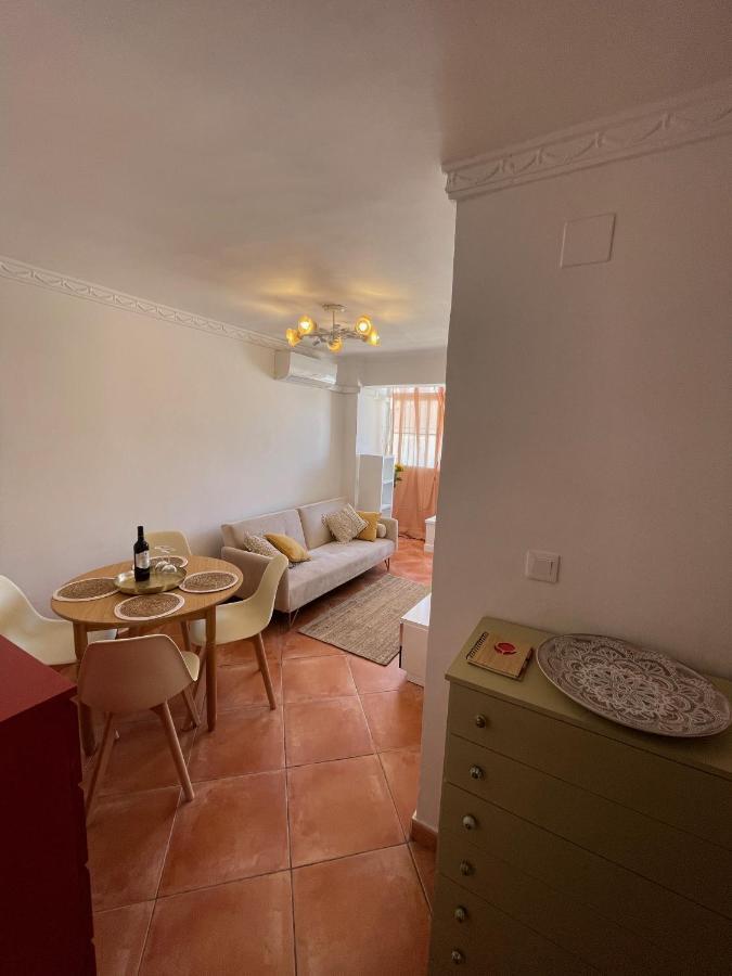 Two Bedroom In Center With Views Apartament